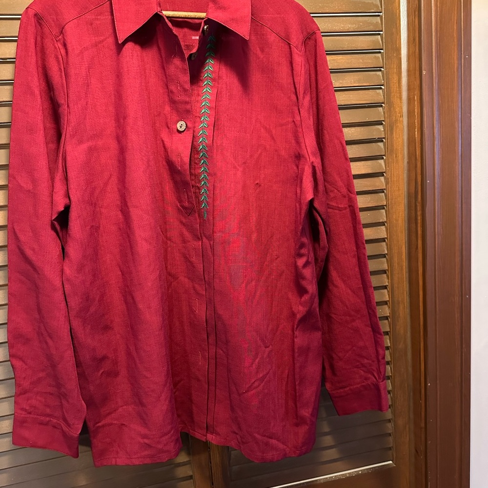 Geiger Collection Women’s Pure New Wool Blouse